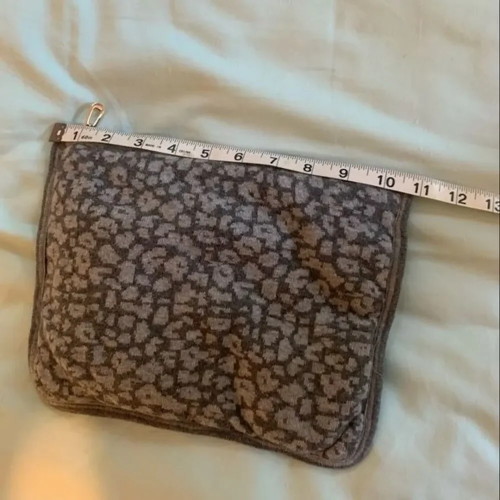 Chico’s Leopard Print Business Casual Neutral Mob Wife Cotton Wool Blend Clutch